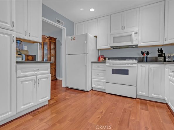 12334 Chandler C, Valley Village CA 91607