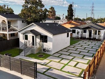 1217 E 100th
