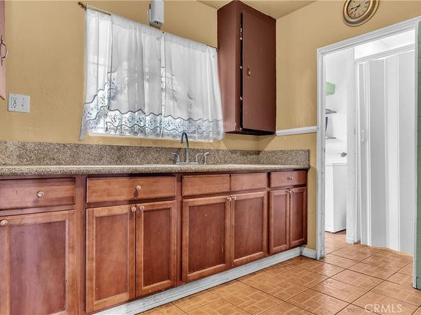 1659 W 39th, Los Angeles CA 90062