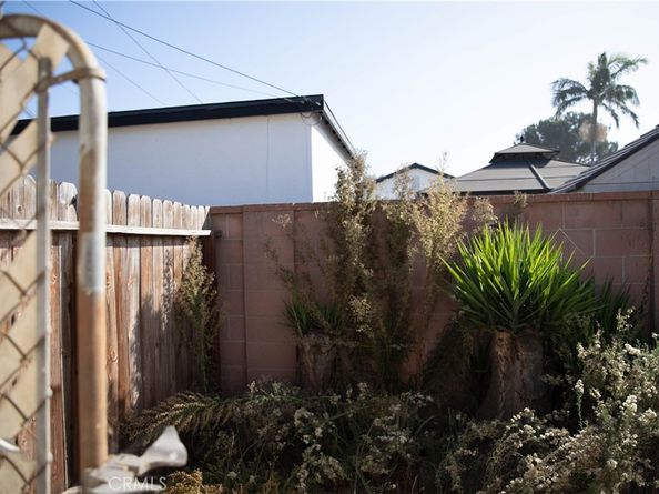 9726 Kauffman Avenue, South Gate CA 91355