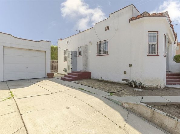 8110 S Halldale Avenue, Los Angeles CA 90047