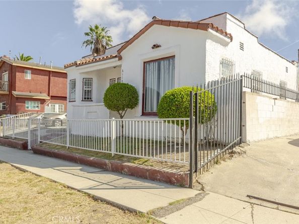 8110 S Halldale Avenue, Los Angeles CA 90047