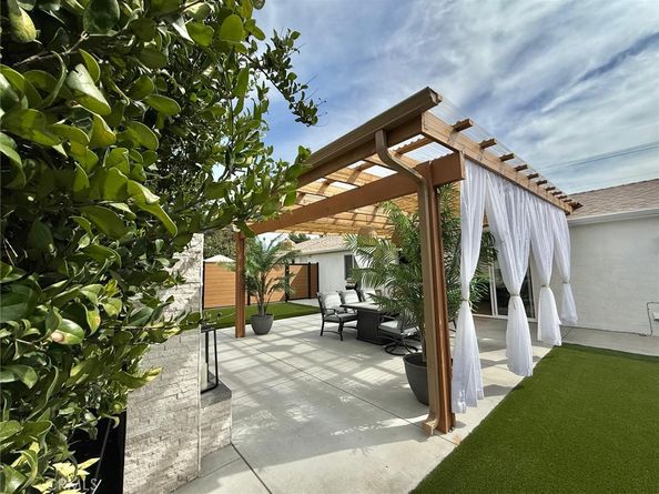 524 S Astell Avenue, West Covina CA 91790