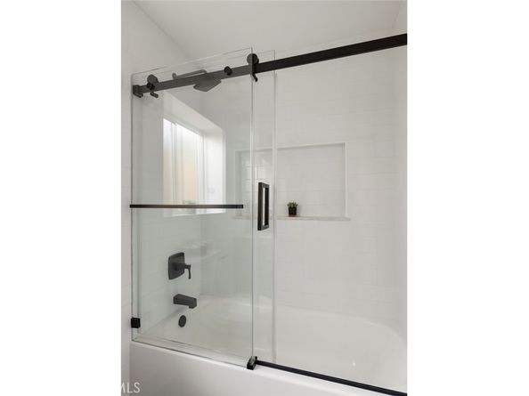 2842 W Avenue 33, Los Angeles CA 90065