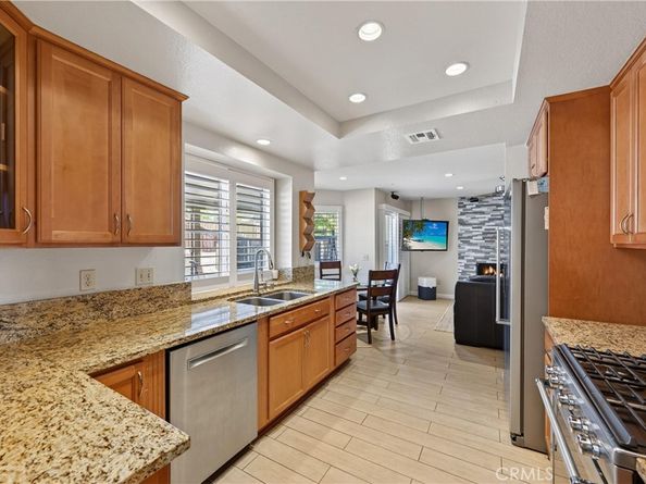 13632 Kings Canyon Court, Fontana CA 92336