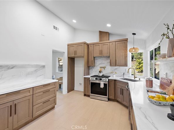 2246 N Kelly, Upland CA 91784