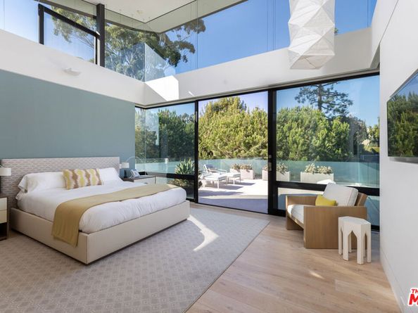 814 Toulon Drive, Pacific Palisades CA 90272