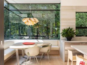 814 Toulon Drive, Pacific Palisades CA 90272