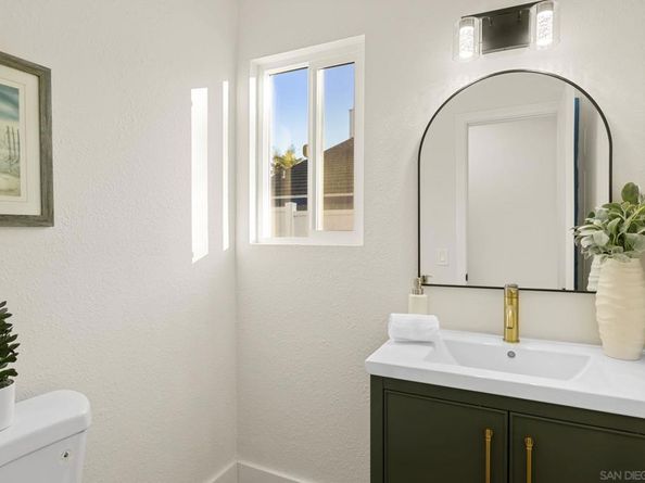 3556 Pontiac Dr, Carlsbad CA 92010