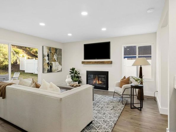 3556 Pontiac Dr, Carlsbad CA 92010