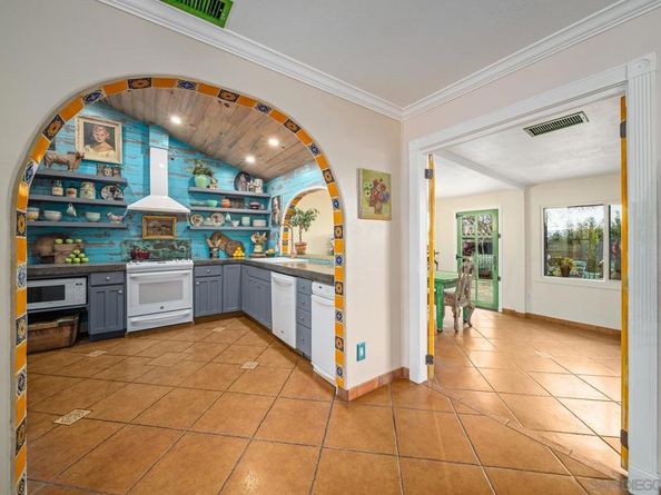 9475 Wharton Rd, Santee CA 92071