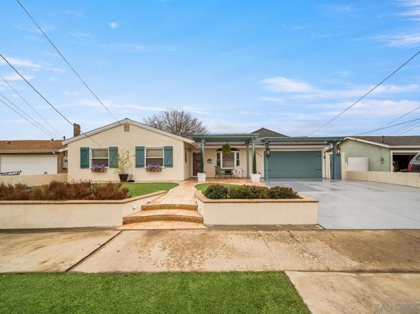 9475 Wharton Rd, Santee CA 92071