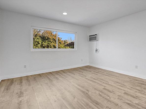 9018 outinda, Spring Valley CA 91977
