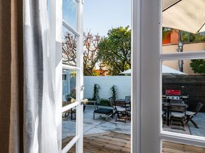 1910 S Bedford Street, Los Angeles CA 90034