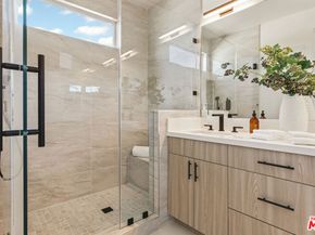 3218 S Barrington Avenue, Los Angeles CA 90066