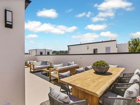 3218 S Barrington Avenue, Los Angeles CA 90066