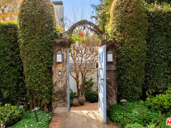 11948 S Saltair Terrace, Los Angeles CA 90049