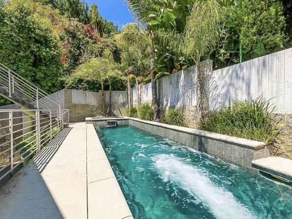 8835 Evanview Drive, Los Angeles CA 90069