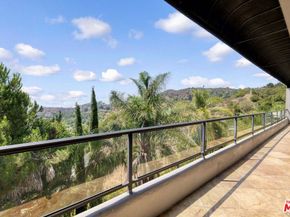 7218 Mulholland Drive, Los Angeles CA 90068