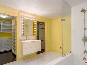 7218 Mulholland Drive, Los Angeles CA 90068