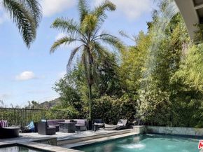 7218 Mulholland Drive, Los Angeles CA 90068