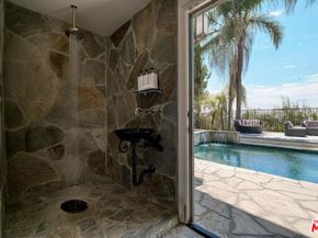 7218 Mulholland Drive, Los Angeles CA 90068