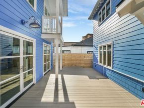 24 Dudley Avenue, Venice CA 90291
