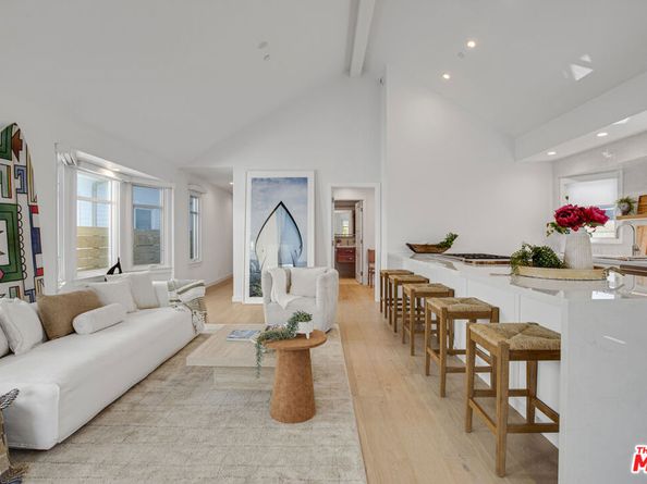 24 Dudley Avenue, Venice CA 90291