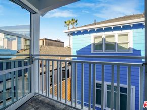 24 Dudley Avenue, Venice CA 90291