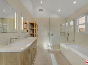 24 Dudley Avenue, Venice CA 90291