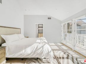 24 Dudley Avenue, Venice CA 90291