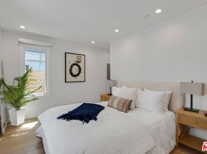 24 Dudley Avenue, Venice CA 90291