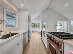 24 Dudley Avenue, Venice CA 90291