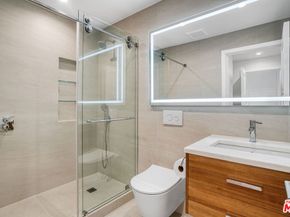 24 Dudley Avenue, Venice CA 90291