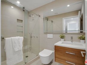 24 Dudley Avenue, Venice CA 90291