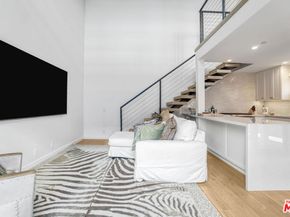 24 Dudley Avenue, Venice CA 90291