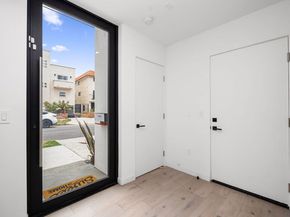 2435 S Penmar Avenue, Venice CA 90291