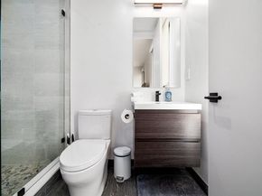 2435 S Penmar Avenue, Venice CA 90291