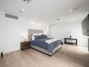 2435 S Penmar Avenue, Venice CA 90291