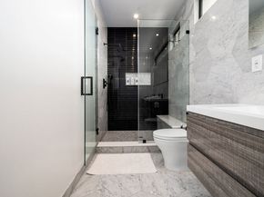 2435 S Penmar Avenue, Venice CA 90291