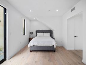 2435 S Penmar Avenue, Venice CA 90291