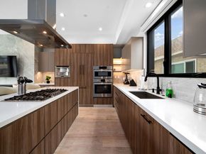 2435 S Penmar Avenue, Venice CA 90291