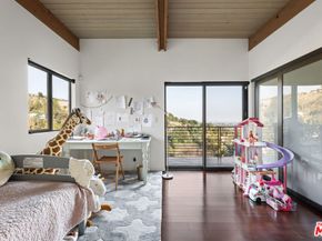 2608 Carman Crest Drive, Los Angeles CA 90068