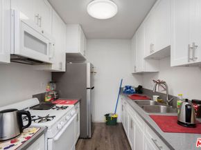 6653 Darby Avenue, Reseda CA 91335