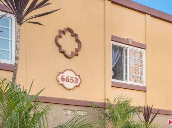 6653 Darby Avenue, Reseda CA 91335