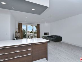 118 S Kenwood Street 305, Glendale CA 91205