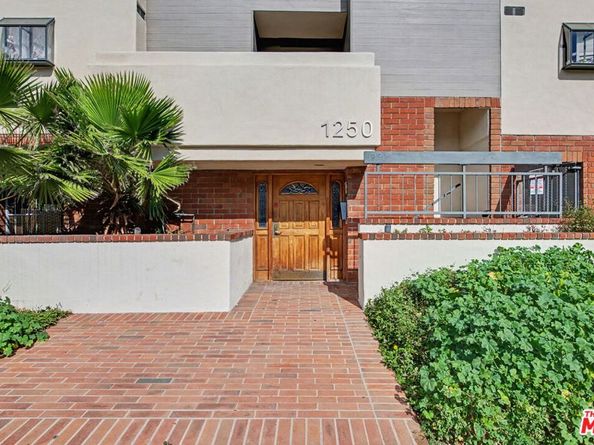 1250 Amherst Avenue 302, Los Angeles CA 90025