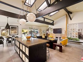 5549 Senford Avenue, Los Angeles CA 90056