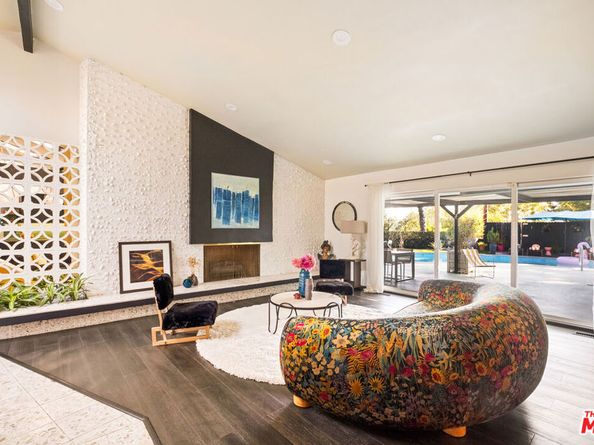 5549 Senford Avenue, Los Angeles CA 90056