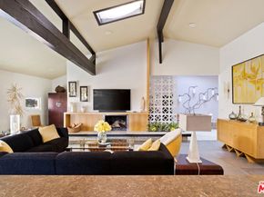 5549 Senford Avenue, Los Angeles CA 90056